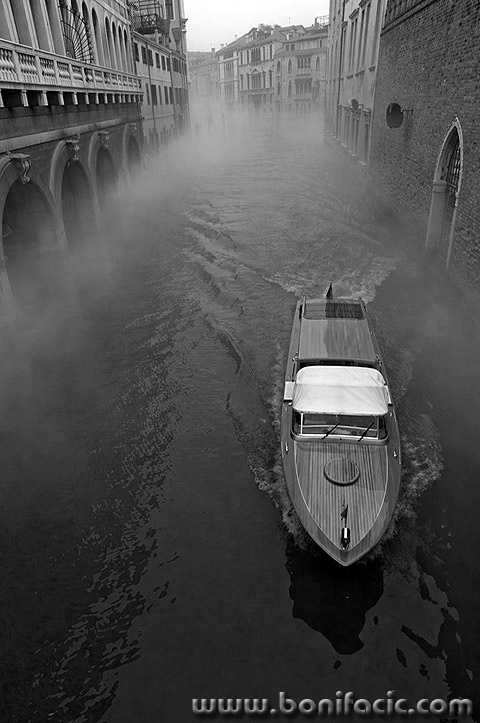 venecijamagla20bwmal