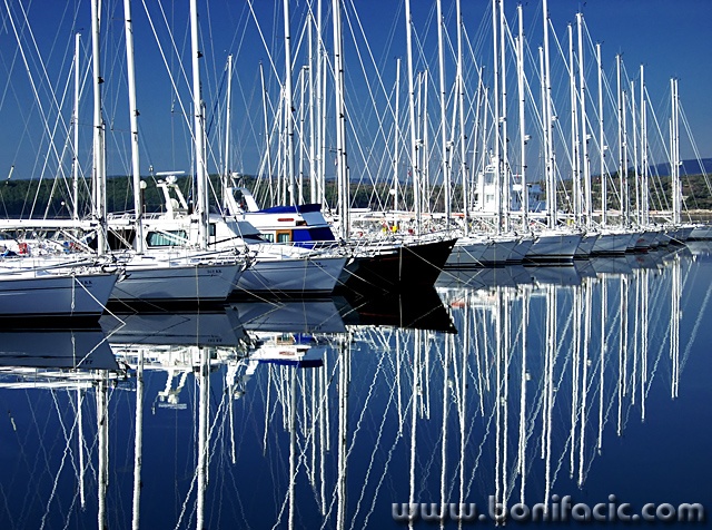 travel___Reflexion___Punat, Croatia.