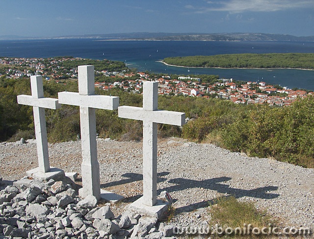 travel___Three Crosses___Punat, Croatia.