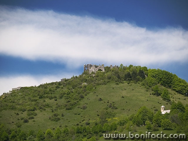 travel___Top Hill Town___Modrus, Croatia.