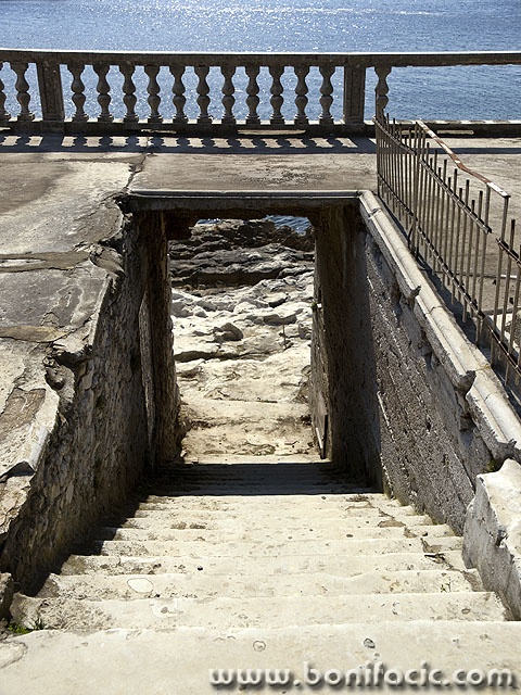 koromacno1mal