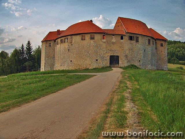 travel___Round Castle___Ribnik, Croatia.