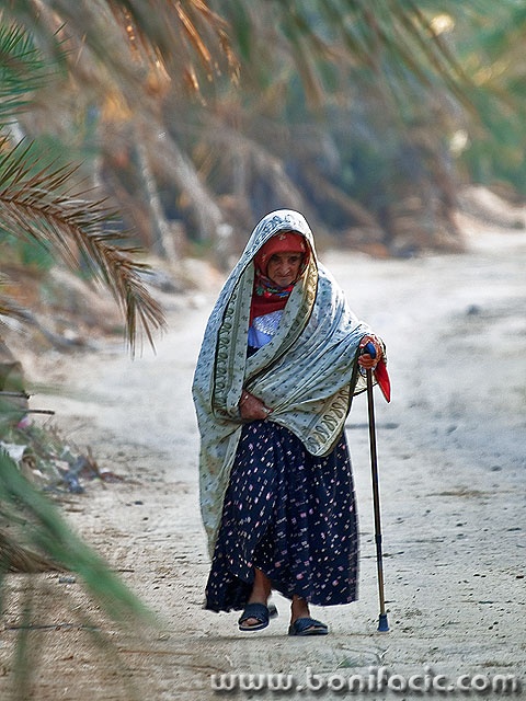 people___Old Tunisian Woman___Douz, Tunisia.