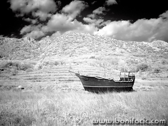 bw___Arca Di Noe___Baska, Croatia.