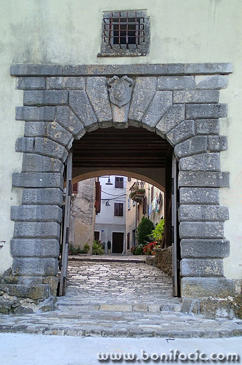 buzet1 copymal