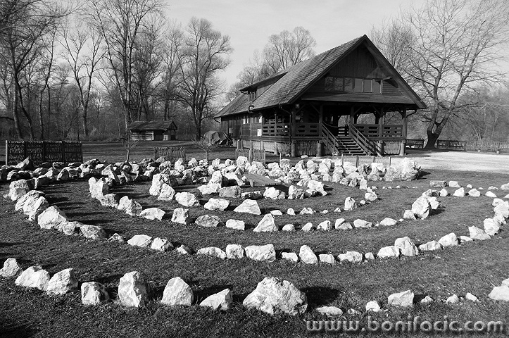 murakucakamenje1BWmal