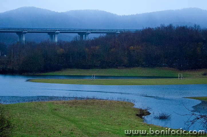 jezeraneigraliste2mal