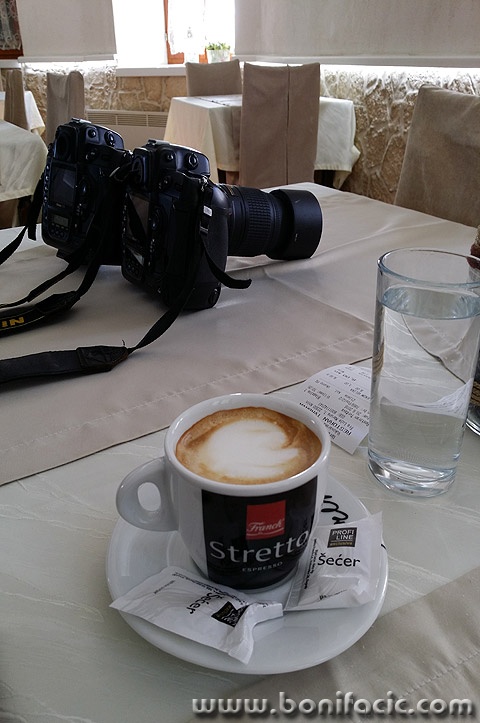 cappuccino-u-kninu1mal