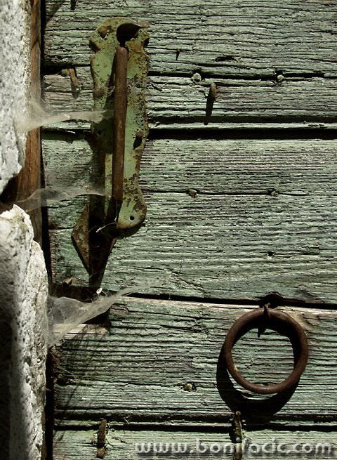 stilllife___Forgotten Door___Beli, Croatia.