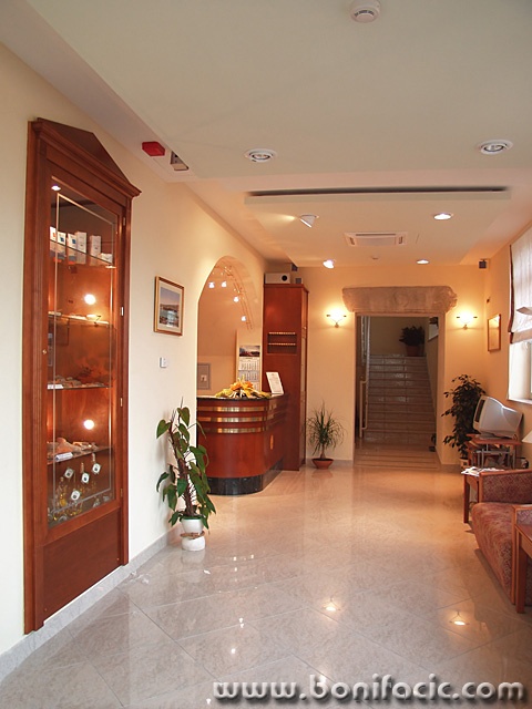 stilllife___Lobby___Punat, Croatia.