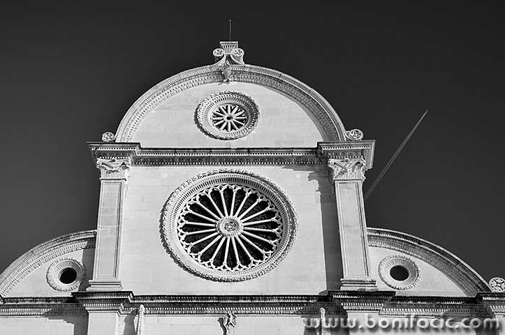 lumixsibenik12BWmal