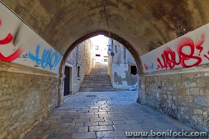 lumixsibenik8mal