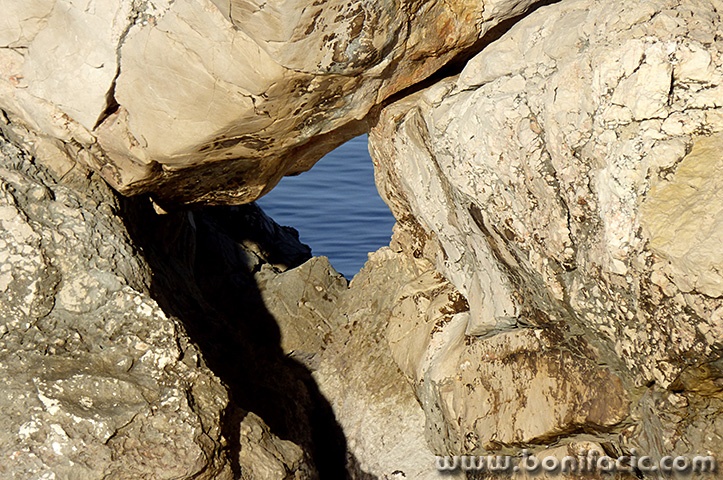 grotaskuljamore1mal