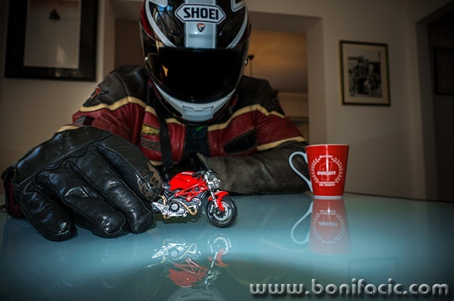 ducatimonsterridehome1mal
