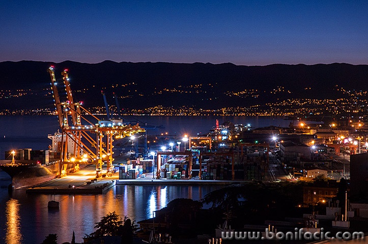 lukarijekatowernoc1mal