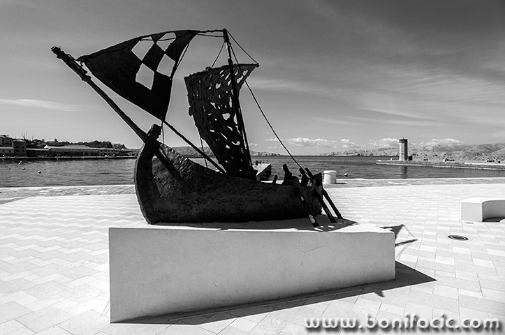 senjbrodkip1bwmal422