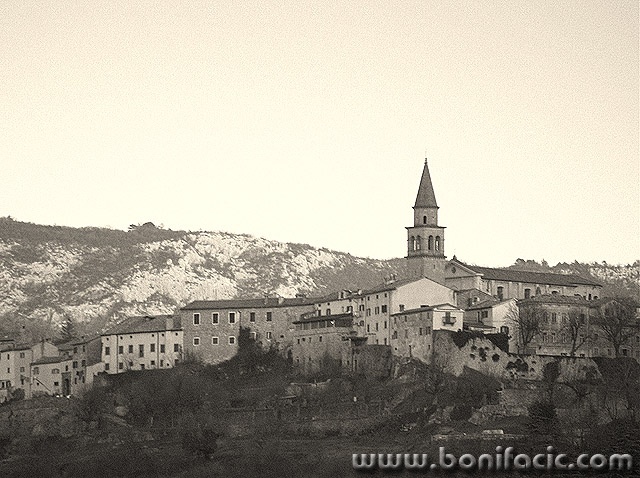bw___Medieval Town___Buzet, Croatia.