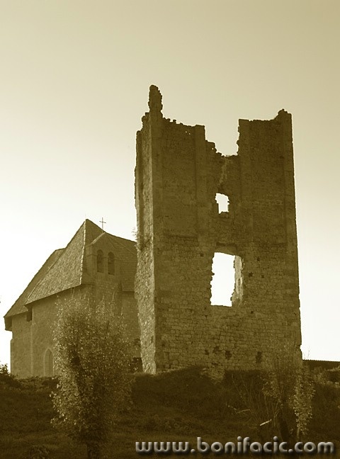 bw___Ruinous___Brinje, Croatia.