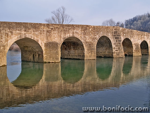 travel___Bridge___Novigrad na Dobri, Croatia.