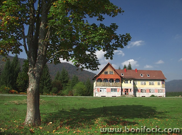 travel___Crowned___Jasenak, Croatia.