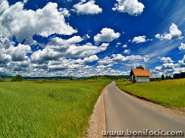 travel___House By The Road___Sabljak Selo, Croatia.