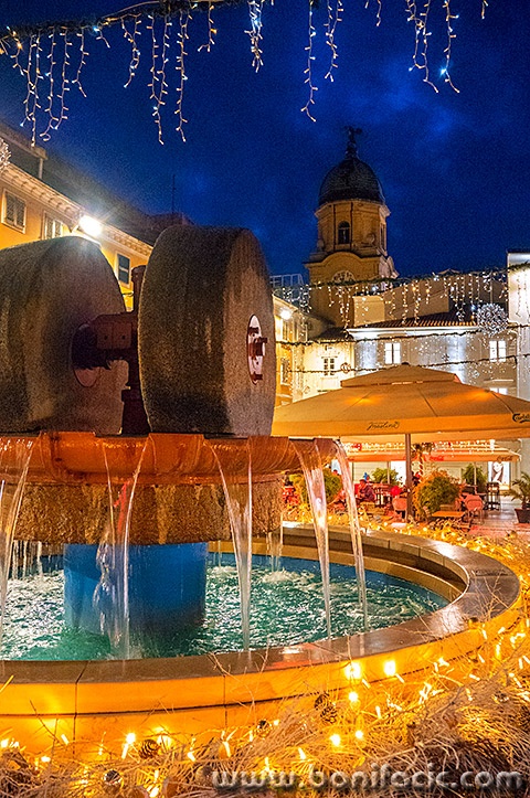 korzoadventnocrifontana1mal